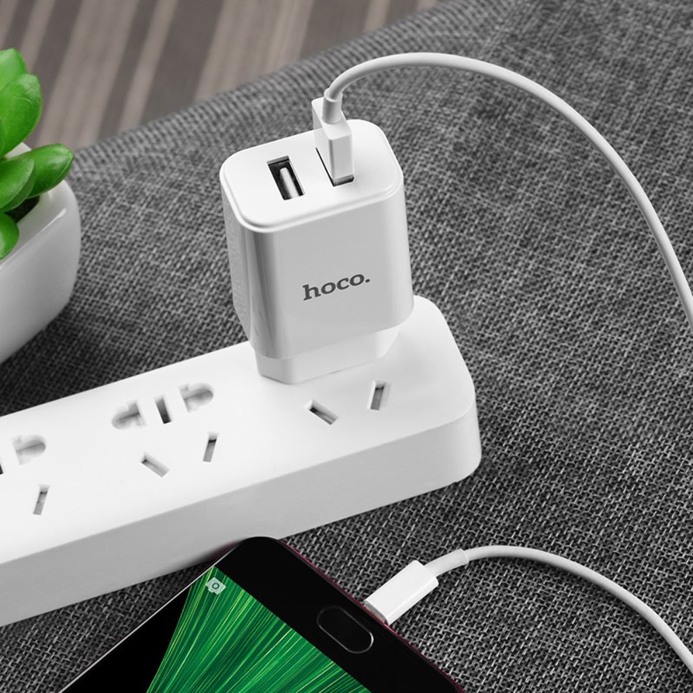 Сетевое зарядное устройство Hoco C62A 2 USB белое + кабель USB to MicroUSB