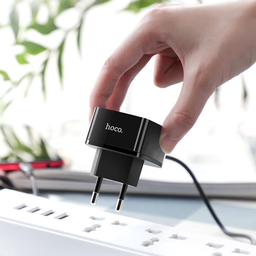 Сетевое зарядное устройство Hoco C70A USB QC черное