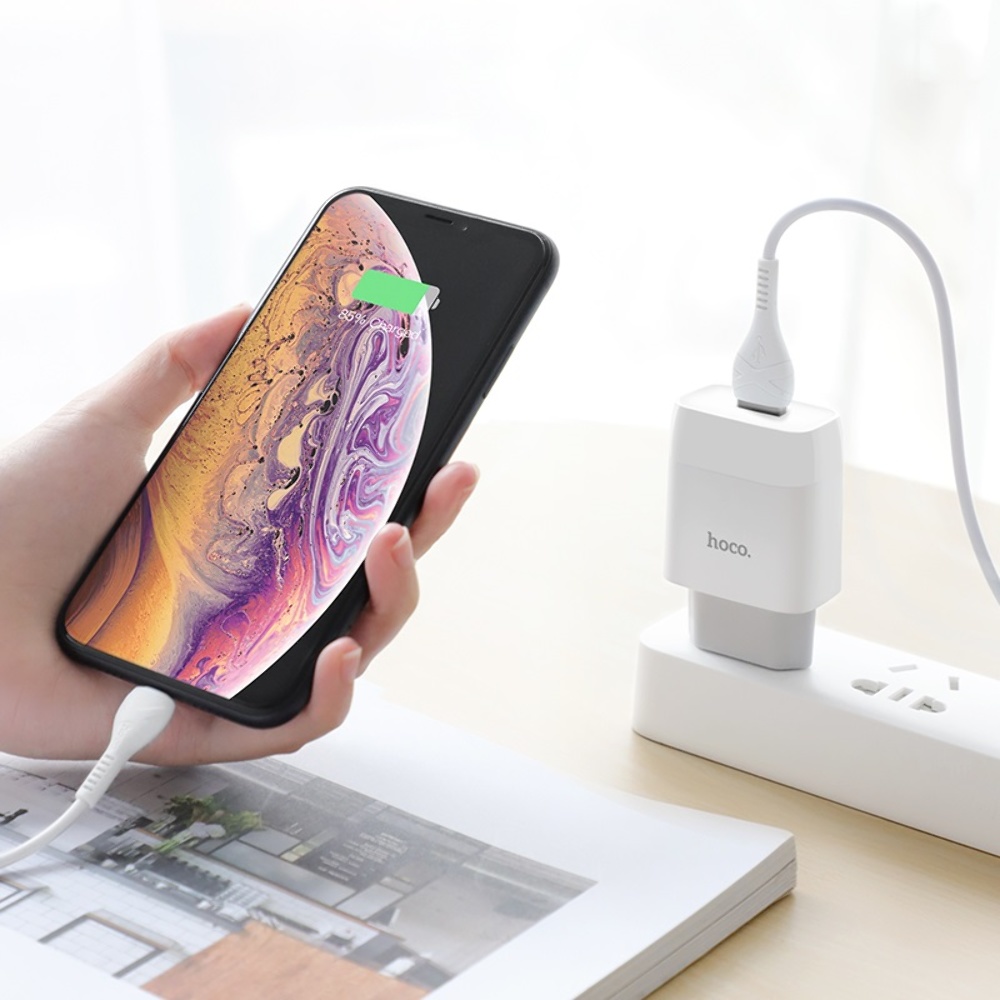 Сетевое зарядное устройство Hoco C72A USB белое + кабель USB to Lightning