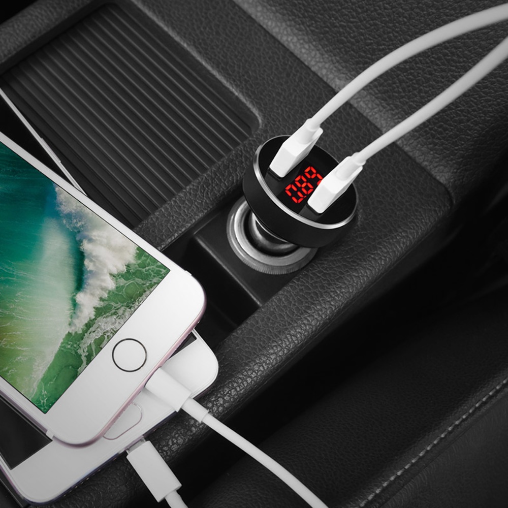 Автомобильное зарядное устройство Hoco Z26 2 USB c дисплеем черное