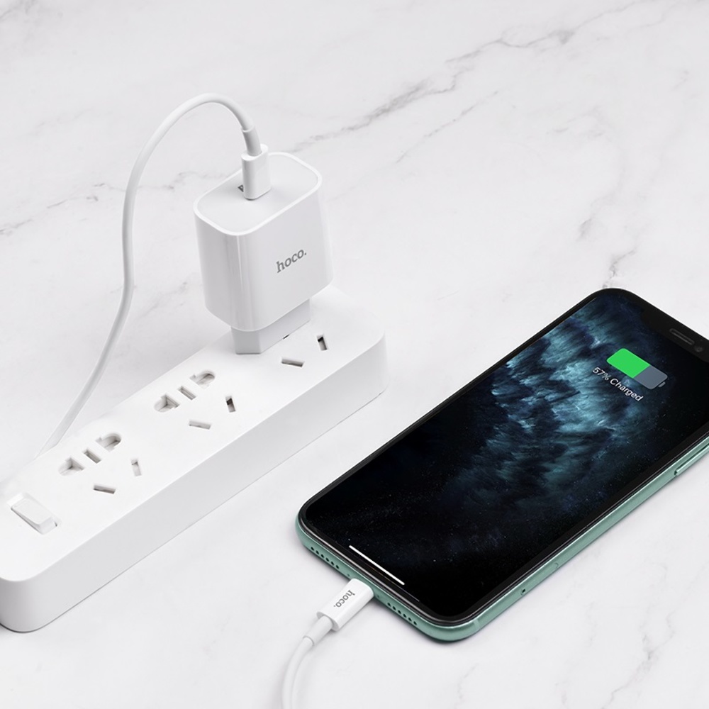 Сетевое зарядное устройство Hoco C76A Plus Type-C PD 20W белое + кабель Type-C to Lightning