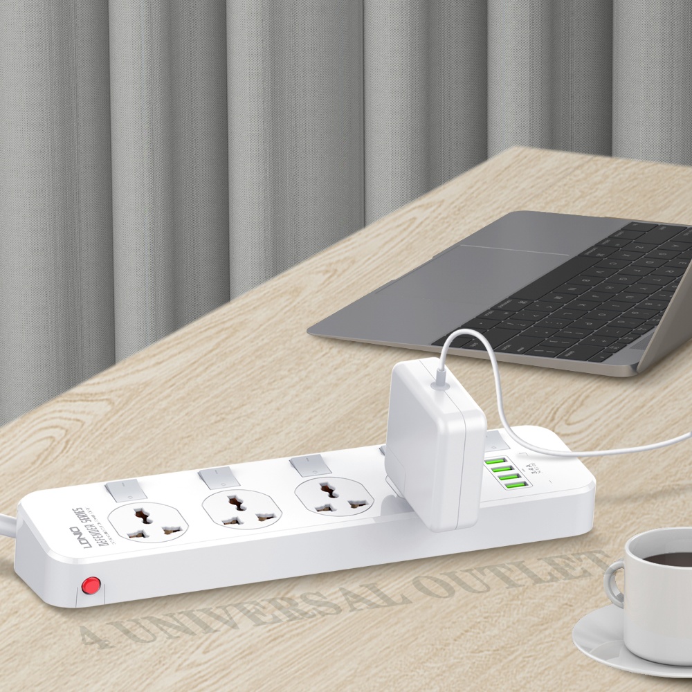 Сетевое зарядное устройство удлинитель Ldnio SC4408EU 4 USB 4 розетки 2m белый