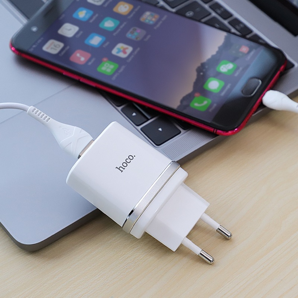 Сетевое зарядное устройство Hoco C12Q USB QC 18W белое + кабель USB to MicroUSB