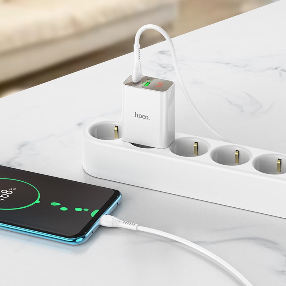 Сетевое зарядное устройство Hoco C100A USB/ Type-C QC PD 20W с дисплеем белое + кабель Type-C to Type-C