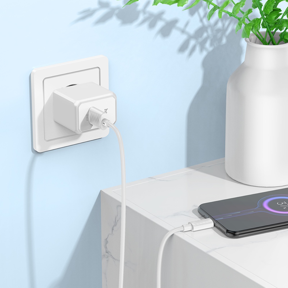 Сетевое зарядное устройство Hoco CS12A USB белое