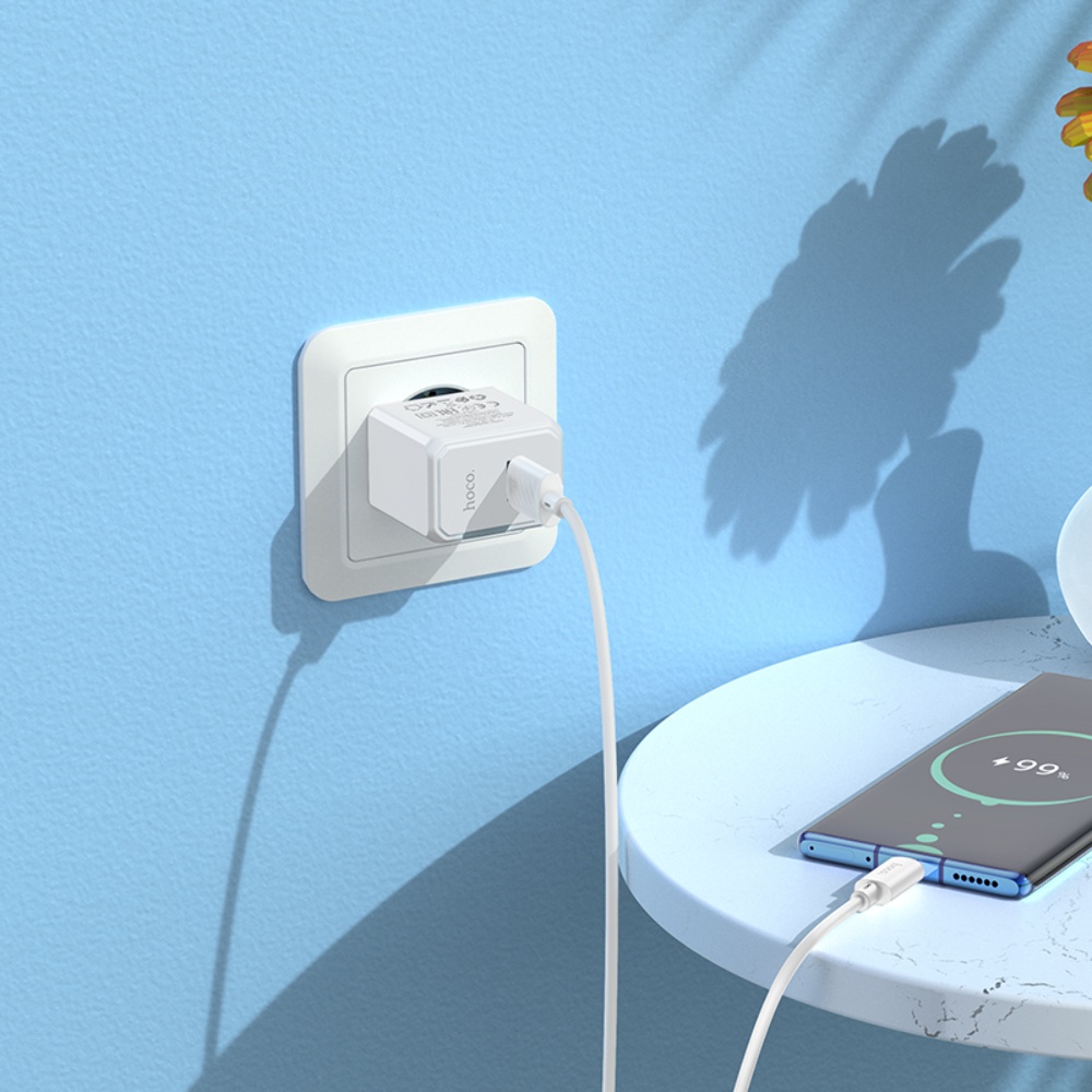 Сетевое зарядное устройство Hoco CS11A USB белое + кабель USB to Type-C