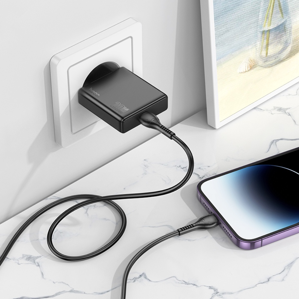 Сетевое зарядное устройство Hoco N37 Type-C PD 20W + кабель Type-C to Lightning черное
