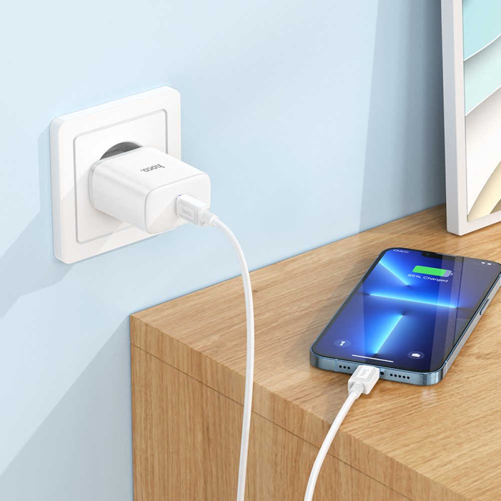 Сетевое зарядное устройство Hoco C104A Type-C PD 20W белое + кабель Type-C to Lightning