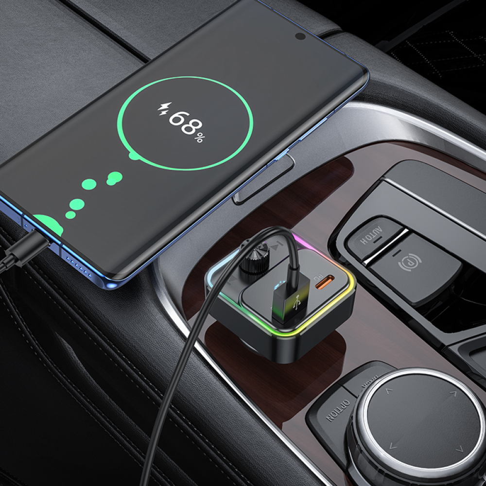 Автомобильное зарядное устройство Hoco E81 USB/ Type-C PD QC 30W c дисплеем c FM-модулятором черное